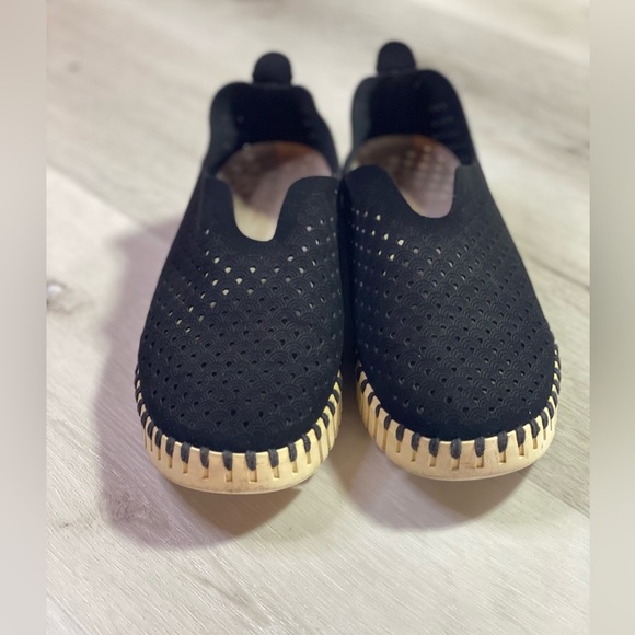 Tulip 139 Perforated Slip-On Sneaker, Black, Size 38 - Picture 10 of 10